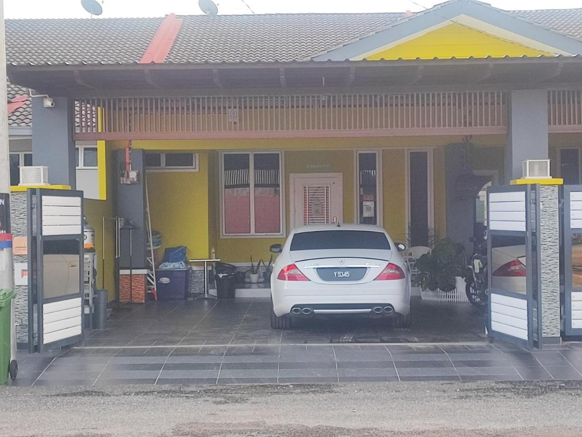 Auranad Guest House Tanah Merah Wifi-Netflix Εξωτερικό φωτογραφία